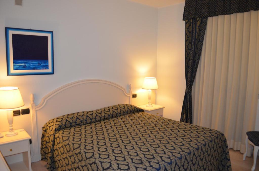 Hotel Olioso 페스키에라델가르다 객실 사진