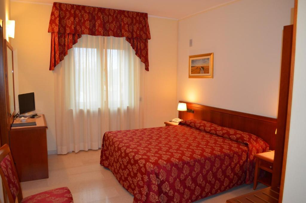 Hotel Olioso 페스키에라델가르다 객실 사진