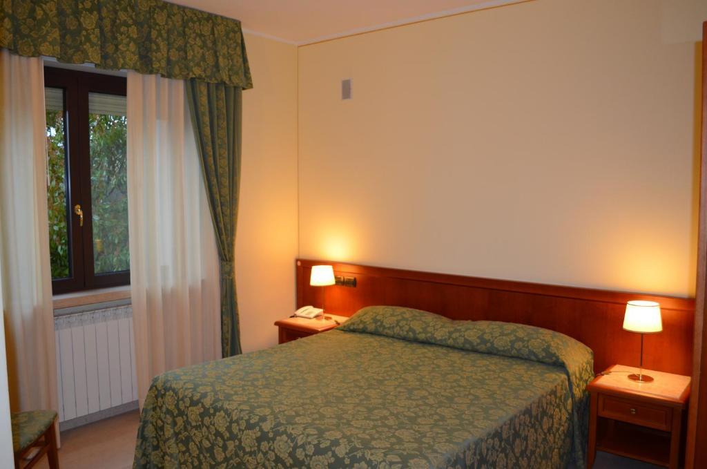 Hotel Olioso 페스키에라델가르다 외부 사진