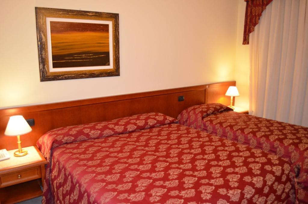 Hotel Olioso 페스키에라델가르다 객실 사진