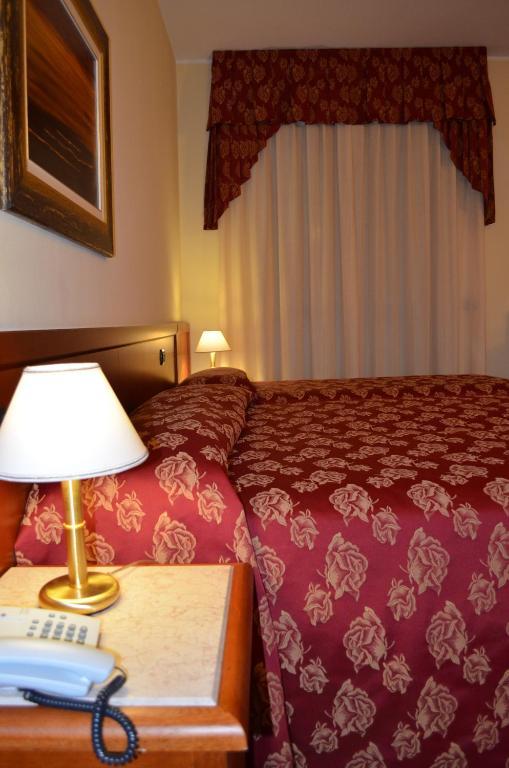 Hotel Olioso 페스키에라델가르다 객실 사진