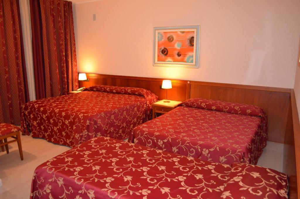 Hotel Olioso 페스키에라델가르다 객실 사진