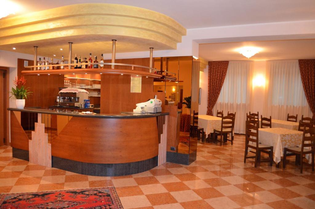 Hotel Olioso 페스키에라델가르다 외부 사진