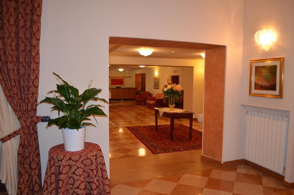 Hotel Olioso 페스키에라델가르다 외부 사진