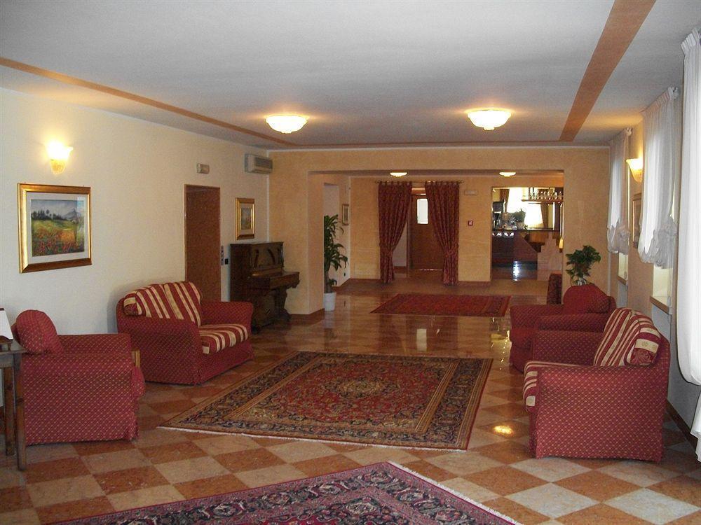 Hotel Olioso 페스키에라델가르다 외부 사진