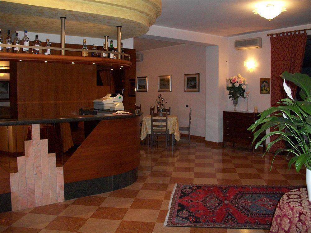 Hotel Olioso 페스키에라델가르다 외부 사진