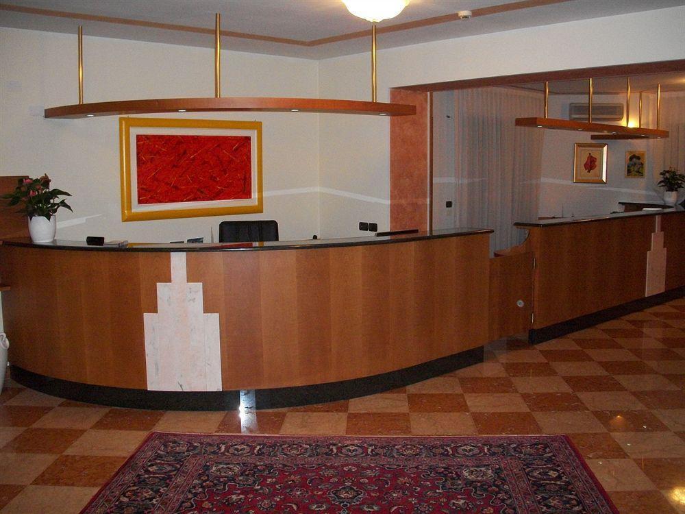 Hotel Olioso 페스키에라델가르다 외부 사진