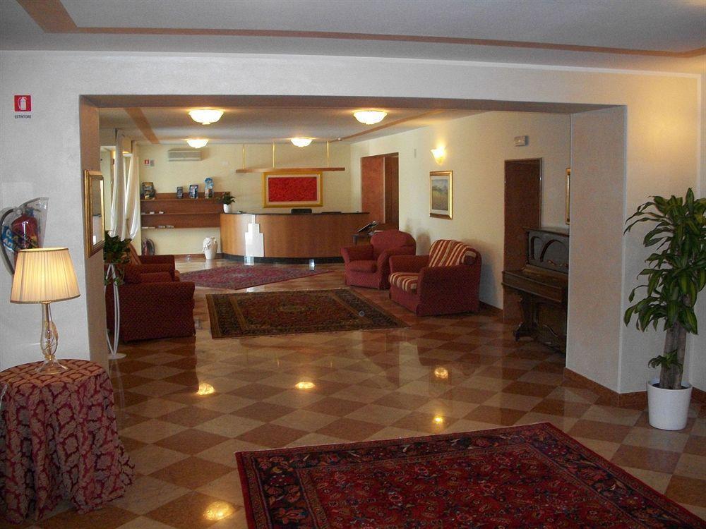 Hotel Olioso 페스키에라델가르다 외부 사진