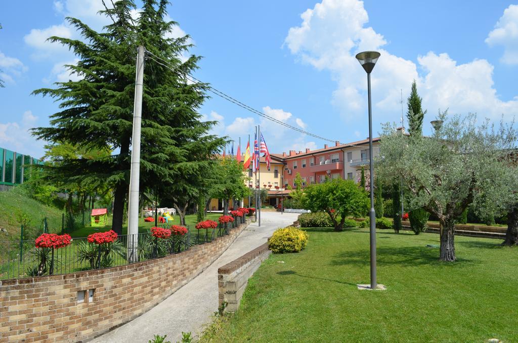 Hotel Olioso 페스키에라델가르다 외부 사진