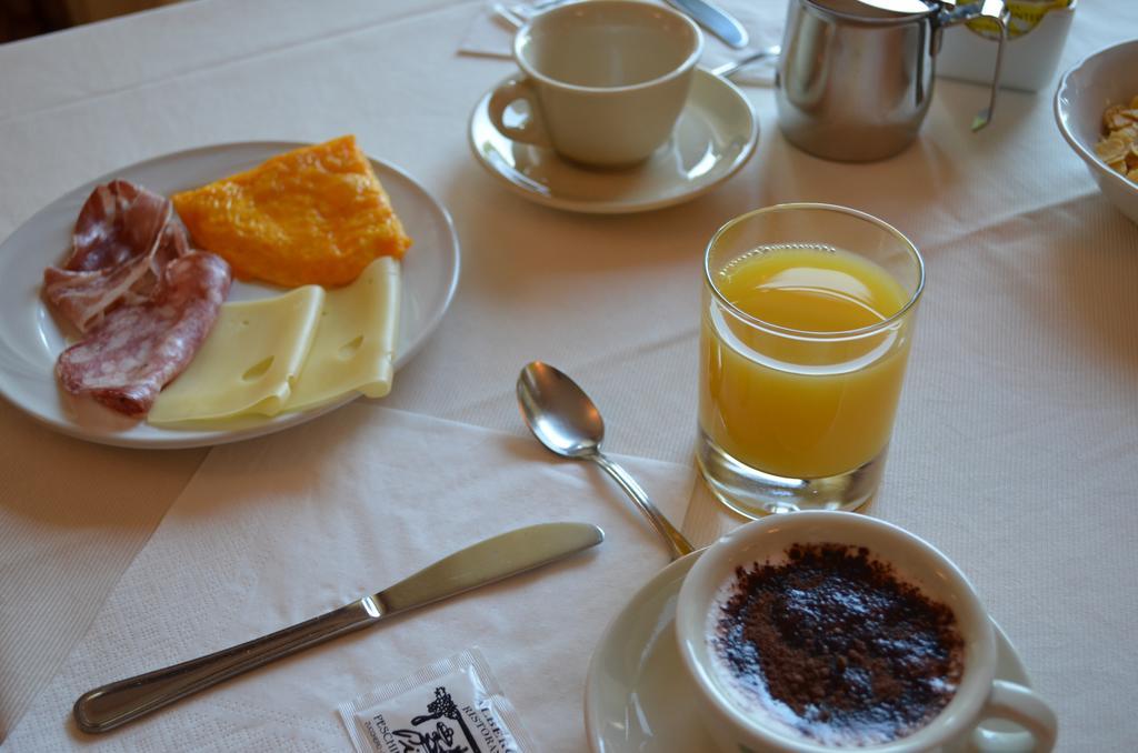 Hotel Olioso 페스키에라델가르다 외부 사진
