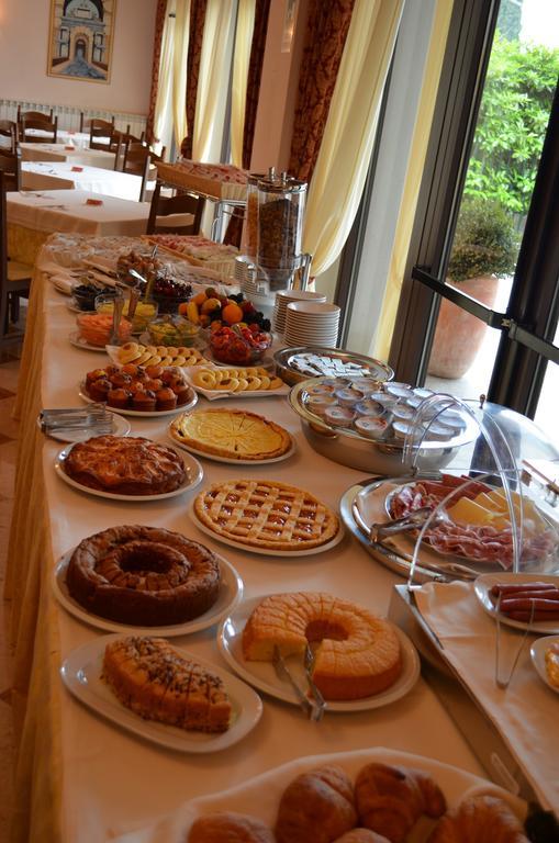 Hotel Olioso 페스키에라델가르다 외부 사진