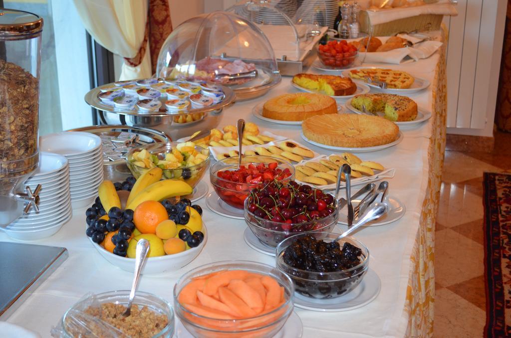 Hotel Olioso 페스키에라델가르다 외부 사진